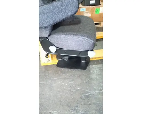 INTERNATIONAL LT Seat, Front