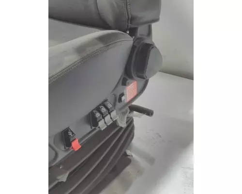 INTERNATIONAL LT Seat, Front