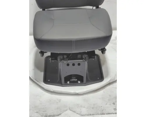 INTERNATIONAL LT Seat, Front
