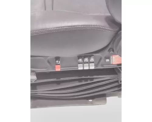 INTERNATIONAL LT Seat, Front