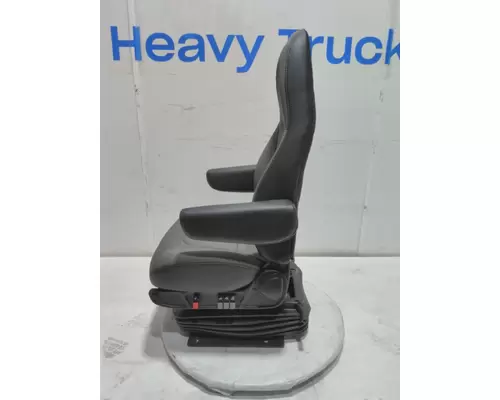INTERNATIONAL LT Seat, Front