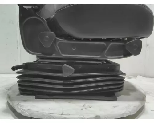 INTERNATIONAL LT Seat, Front