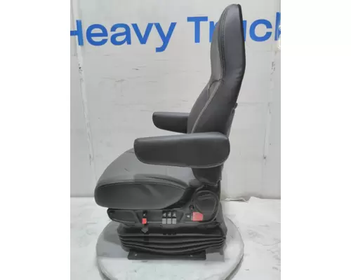 INTERNATIONAL LT Seat, Front