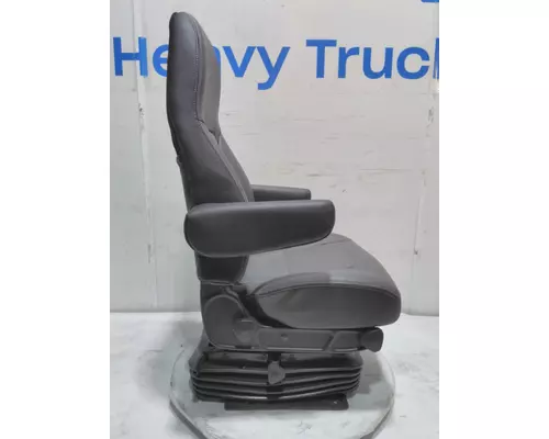 INTERNATIONAL LT Seat, Front