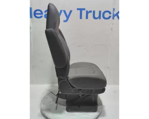 INTERNATIONAL LT Seat, Front