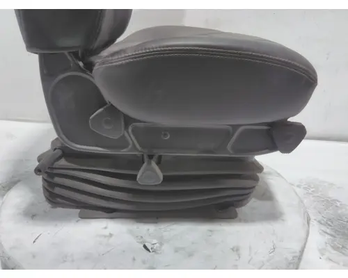 INTERNATIONAL LT Seat, Front