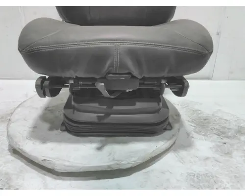 INTERNATIONAL LT Seat, Front