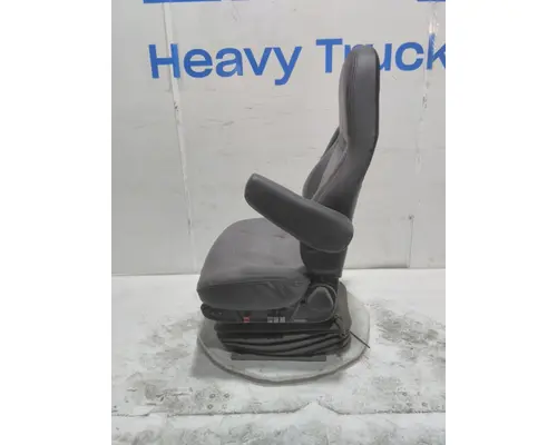 INTERNATIONAL LT Seat, Front