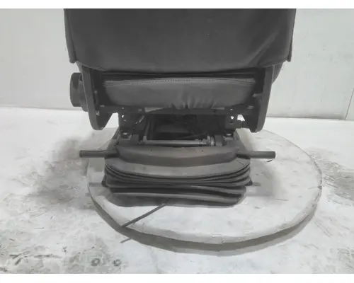 INTERNATIONAL LT Seat, Front