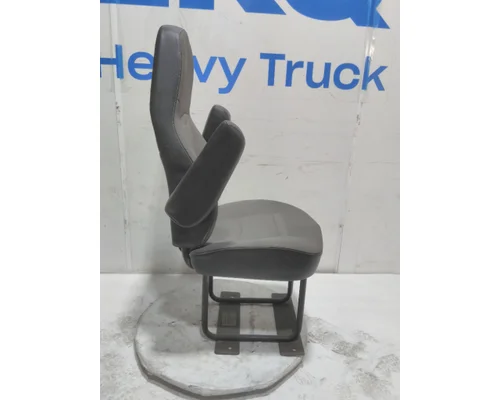 INTERNATIONAL LT Seat, Front