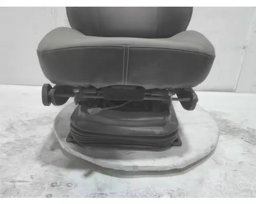 INTERNATIONAL LT Seat, Front