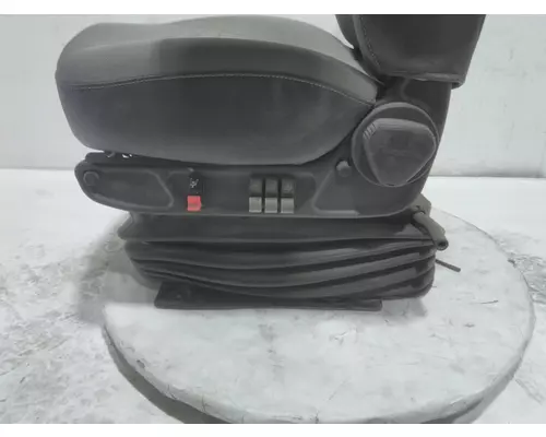INTERNATIONAL LT Seat, Front