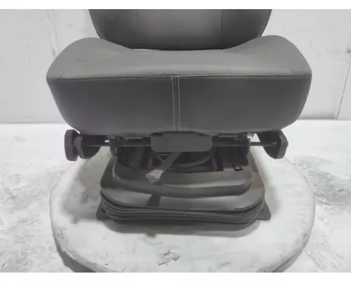 INTERNATIONAL LT Seat, Front