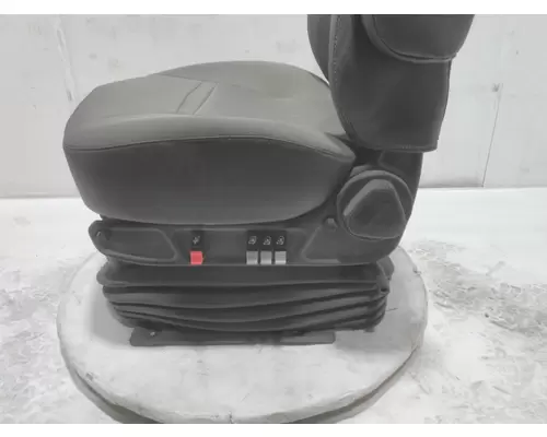 INTERNATIONAL LT Seat, Front