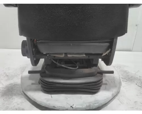 INTERNATIONAL LT Seat, Front