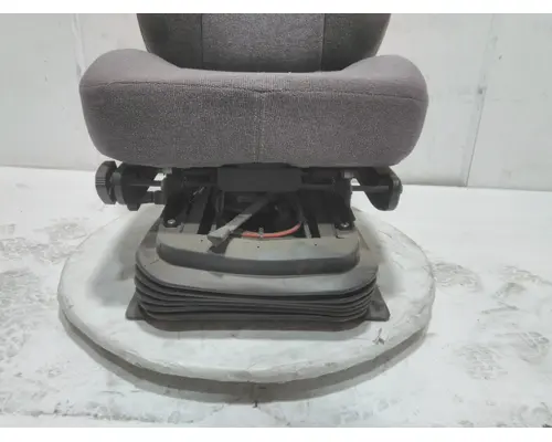 INTERNATIONAL LT Seat, Front