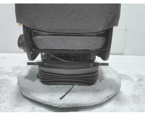 INTERNATIONAL LT Seat, Front