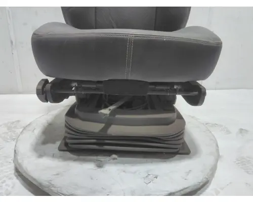 INTERNATIONAL LT Seat, Front