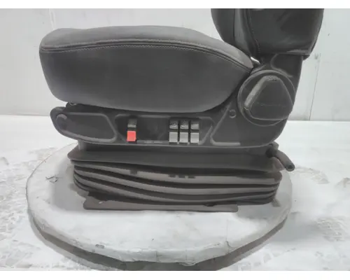 INTERNATIONAL LT Seat, Front