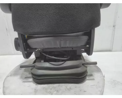 INTERNATIONAL LT Seat, Front