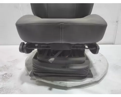 INTERNATIONAL LT Seat, Front