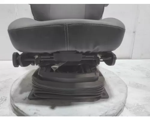 INTERNATIONAL LT Seat, Front