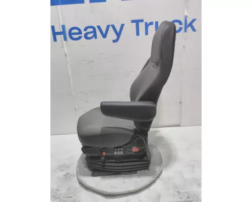INTERNATIONAL LT Seat, Front