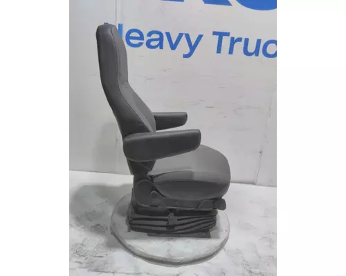 INTERNATIONAL LT Seat, Front