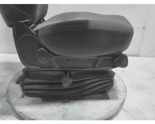 INTERNATIONAL LT Seat, Front