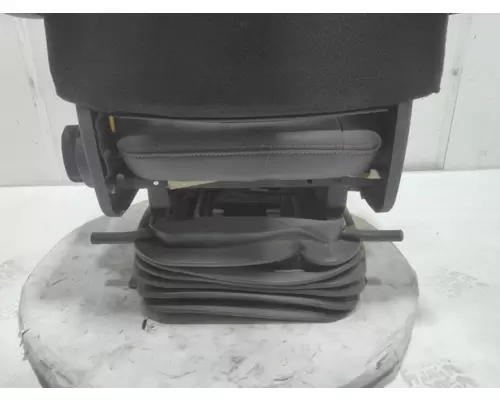 INTERNATIONAL LT Seat, Front