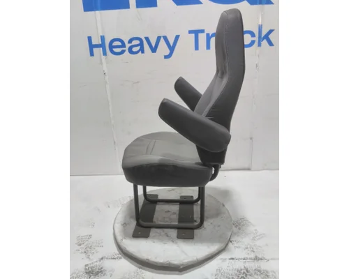 INTERNATIONAL LT Seat, Front