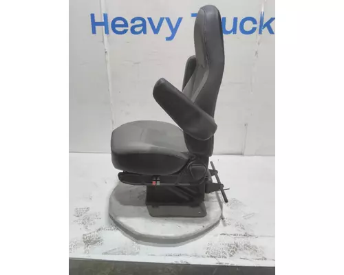 INTERNATIONAL LT Seat, Front