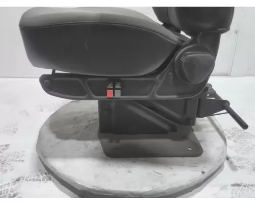 INTERNATIONAL LT Seat, Front