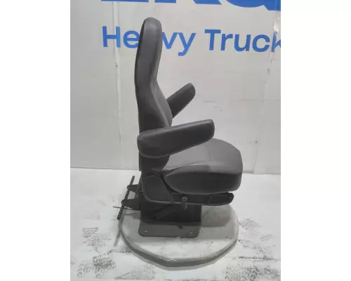 INTERNATIONAL LT Seat, Front