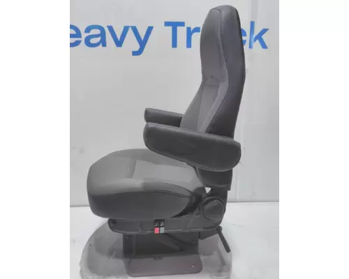 INTERNATIONAL LT Seat, Front