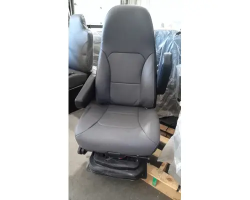 INTERNATIONAL LT Seat, Front