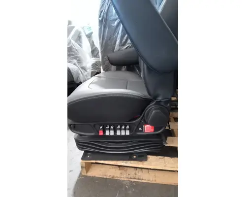 INTERNATIONAL LT Seat, Front