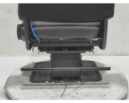 INTERNATIONAL LT Seat Assemblies