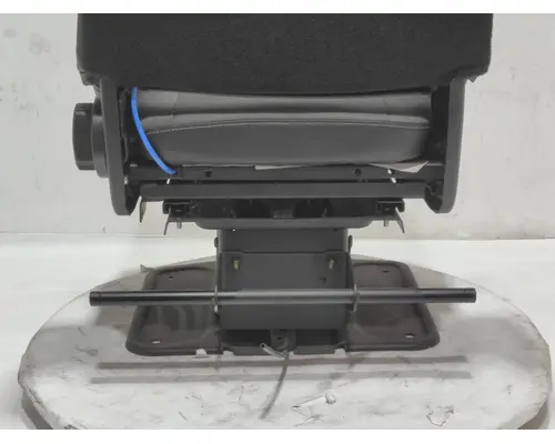 INTERNATIONAL LT Seats