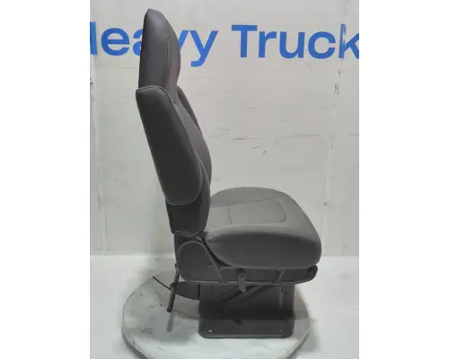 INTERNATIONAL LT Seats