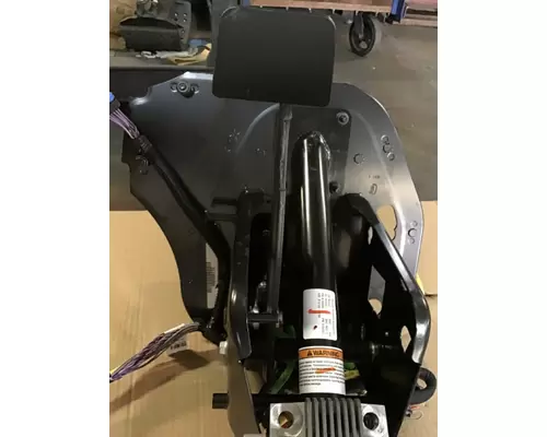 INTERNATIONAL LT Steering Column