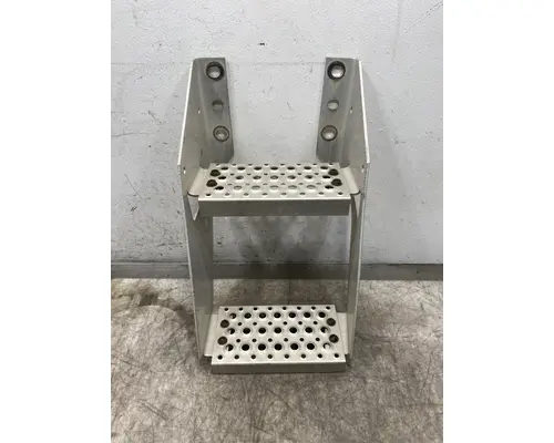 INTERNATIONAL LT Step