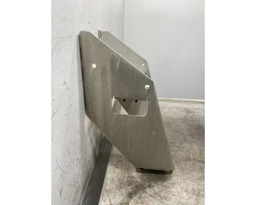 INTERNATIONAL LT Step