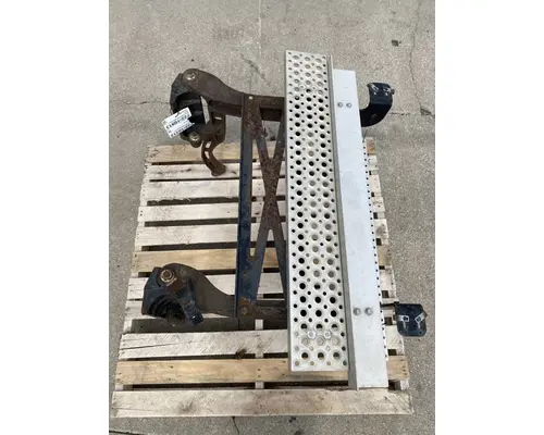 INTERNATIONAL LT Step