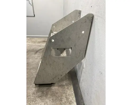 INTERNATIONAL LT Step