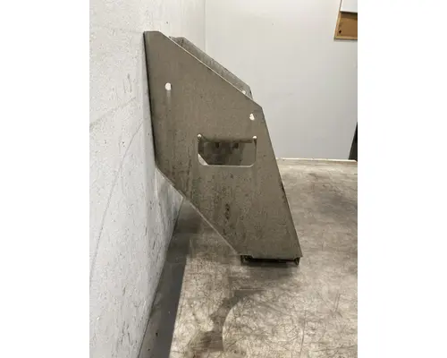 INTERNATIONAL LT Step