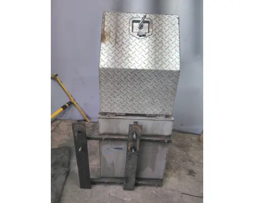 INTERNATIONAL LT TOOL BOX