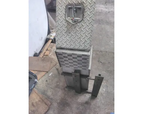 INTERNATIONAL LT TOOL BOX