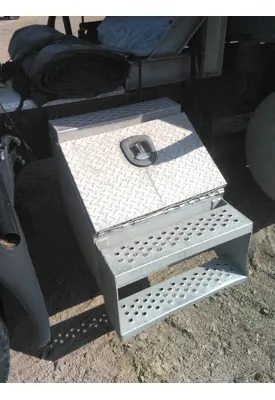 INTERNATIONAL LT TOOL BOX