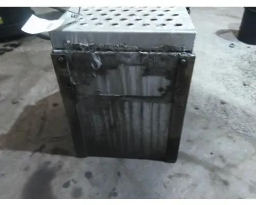 INTERNATIONAL LT TOOL BOX